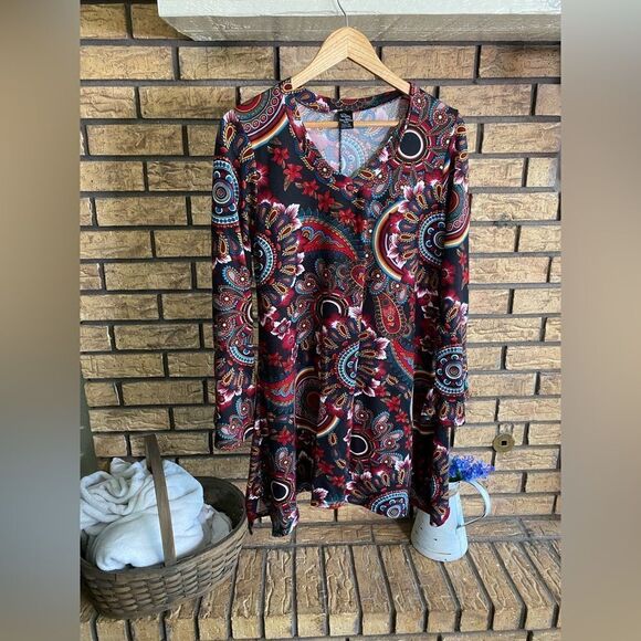 ‎Win win button flowy flare tunic - Picture 1 of 7